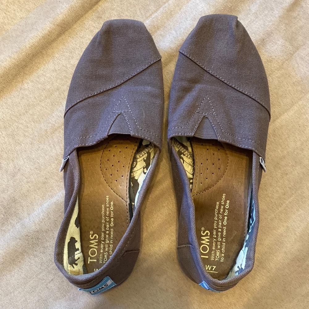Toms (Gray)